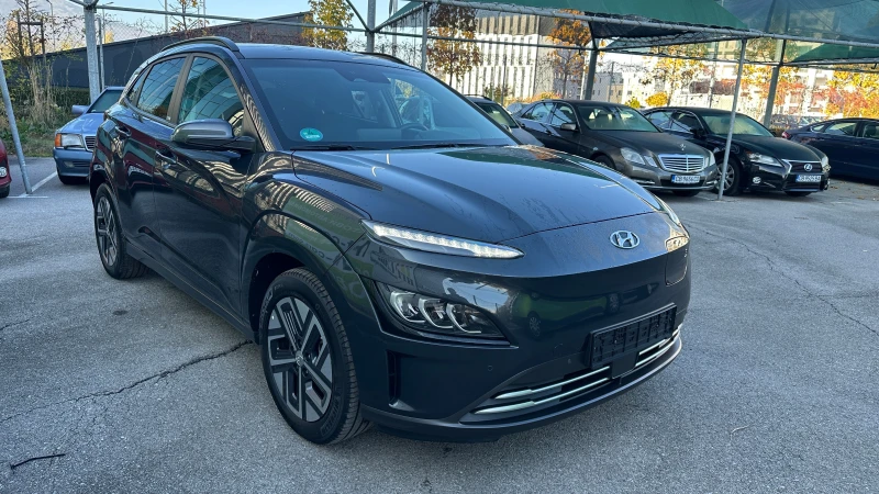 Hyundai Kona Trend 39.2 Kwh Facelift 2021 в Гаранция, снимка 2 - Автомобили и джипове - 52397679