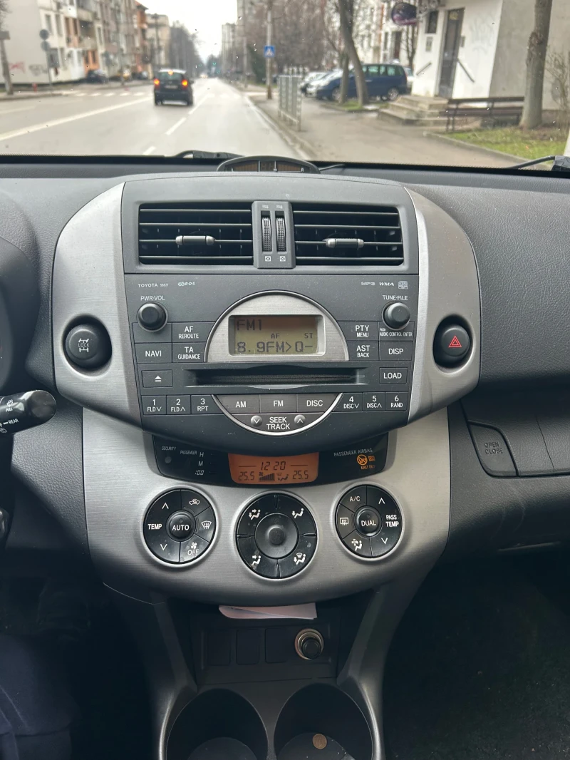 Toyota Rav4 2.2 D-CAT, 4x4 Италия, снимка 10 - Автомобили и джипове - 53053339