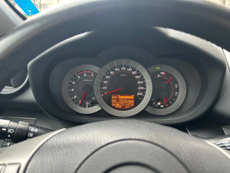 Toyota Rav4 2.2 D-CAT, 4x4 Италия, снимка 9 - Автомобили и джипове - 53053339