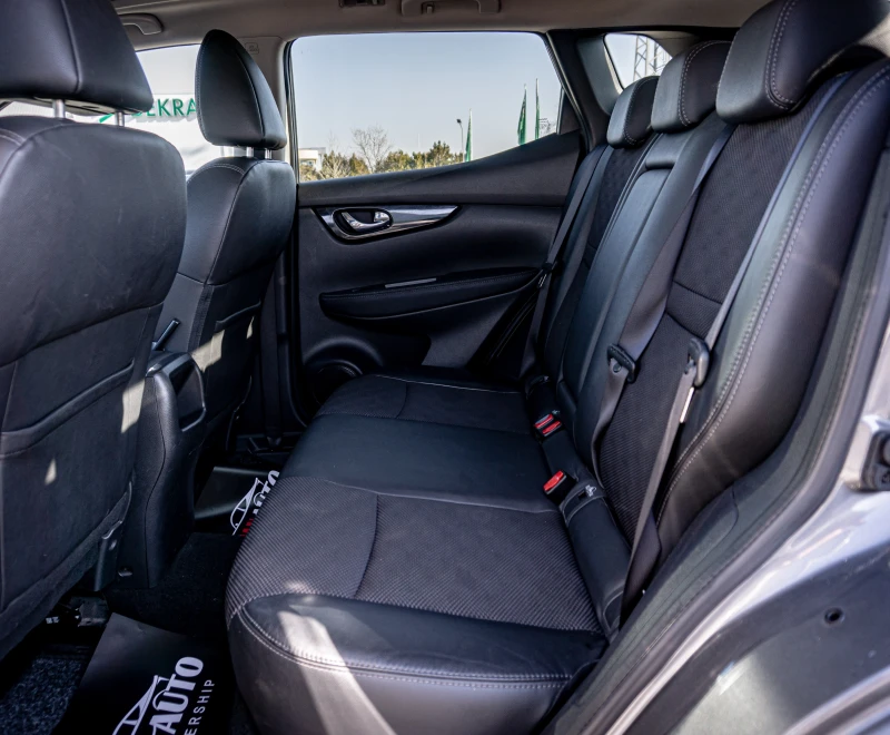 Nissan Qashqai 1.6 TEKNA 163к.с. | КАТО НОВА! МНОГО ЕКСТРИ| ГАРАН, снимка 13 - Автомобили и джипове - 53175273