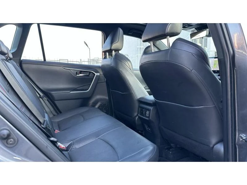 Toyota Rav4 2.5 PLUG-IN STYLE AWD - изображение 6