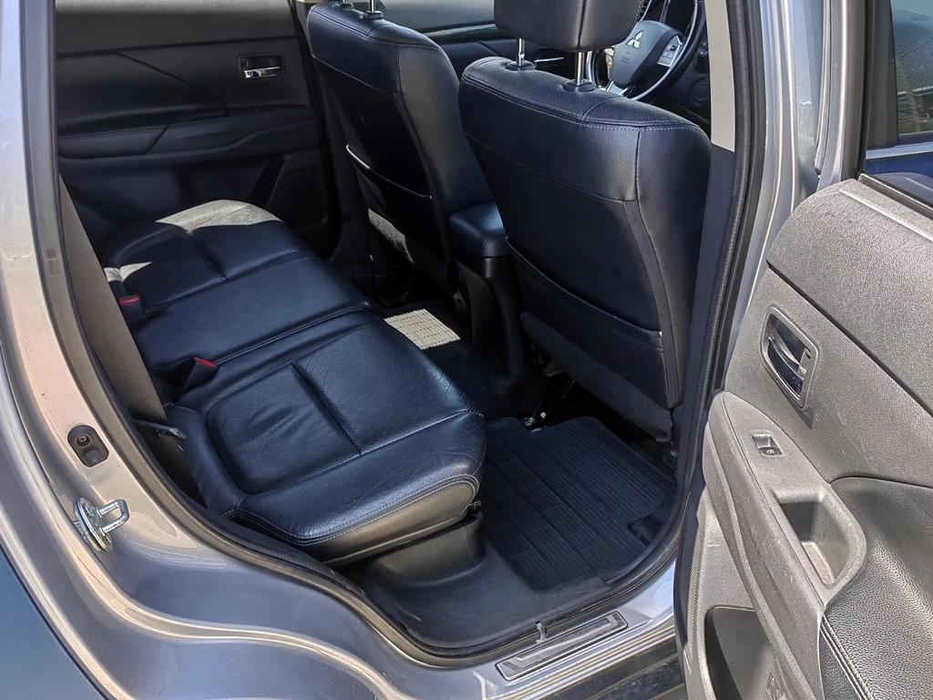 Mitsubishi Outlander 2.2D 4WD* Сервизна история* Един собств.* 7-местен - изображение 9