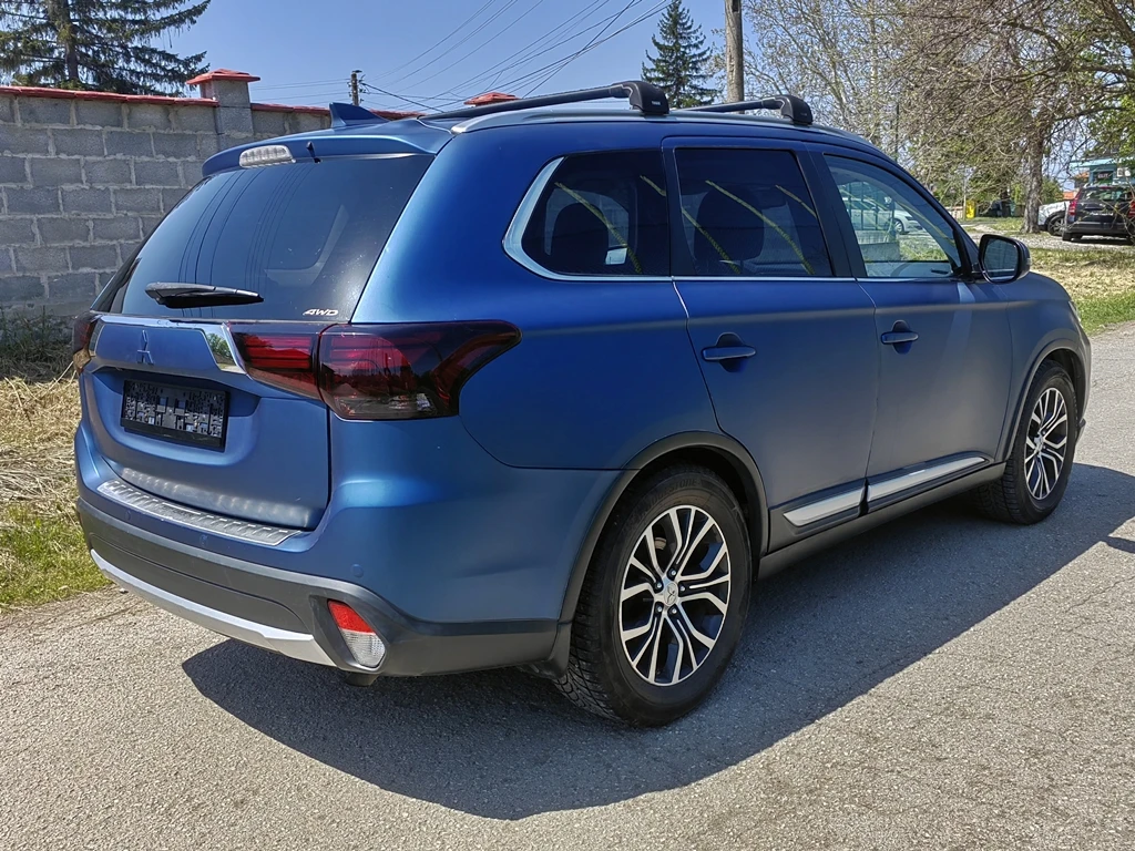 Mitsubishi Outlander 2.2D 4WD* Сервизна история* Един собств.* 7-местен - изображение 4