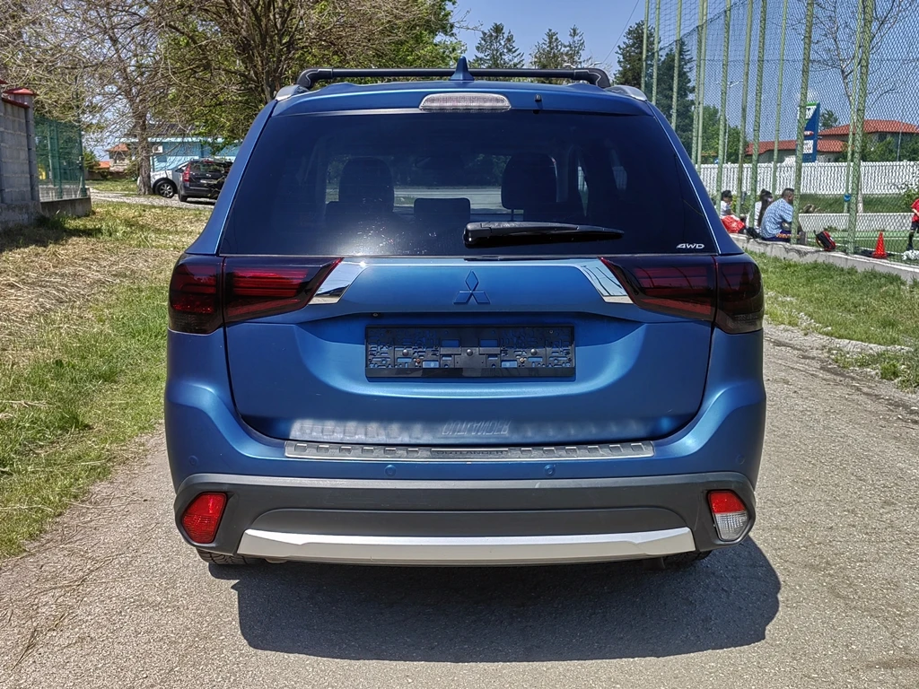 Mitsubishi Outlander 2.2D 4WD* Сервизна история* Един собств.* 7-местен - изображение 5