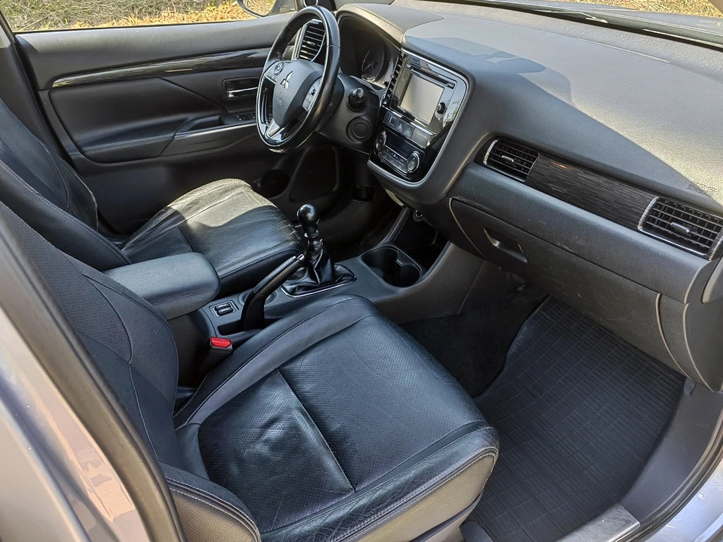 Mitsubishi Outlander 2.2D 4WD* Сервизна история* Един собств.* 7-местен - изображение 8
