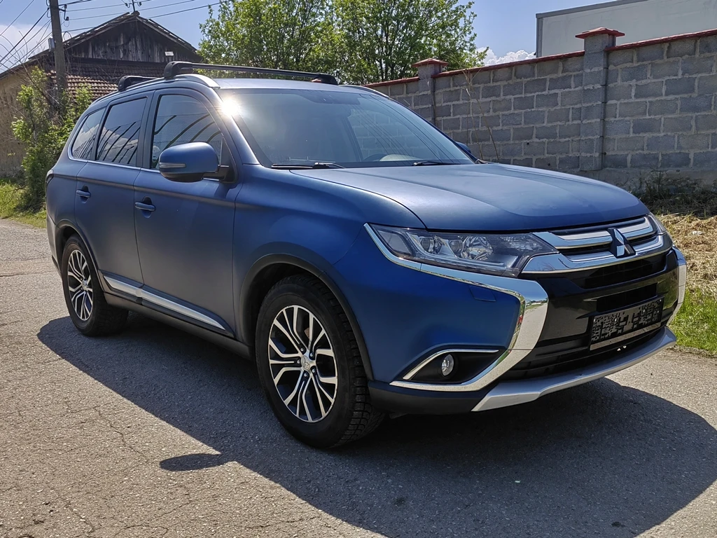Mitsubishi Outlander 2.2D 4WD* Сервизна история* Един собств.* 7-местен - изображение 3