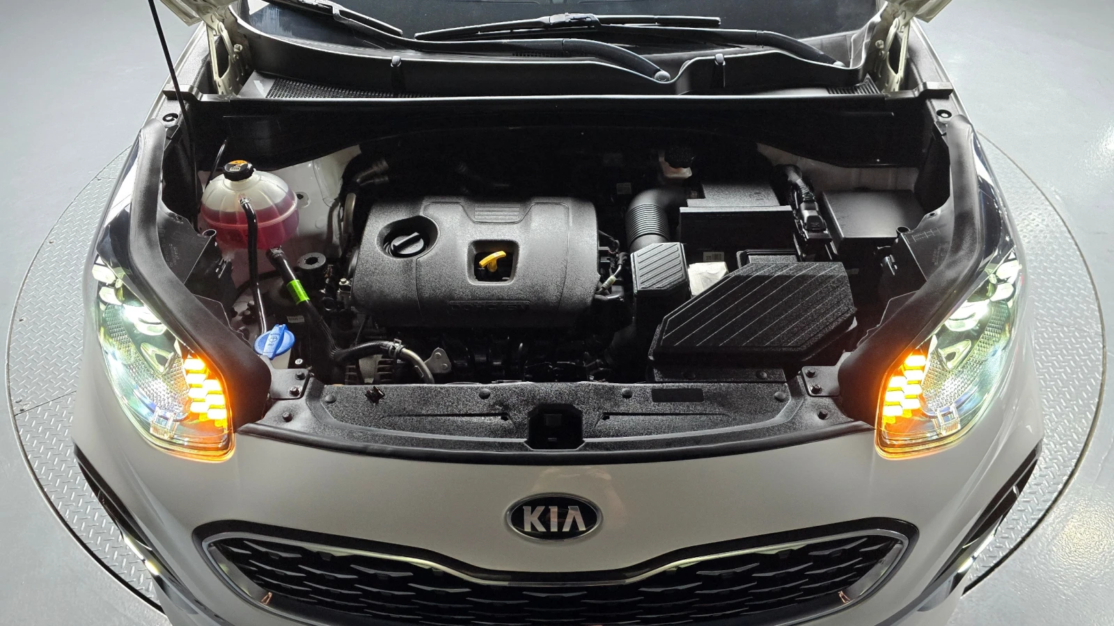 Kia Sportage 2.0 - изображение 5