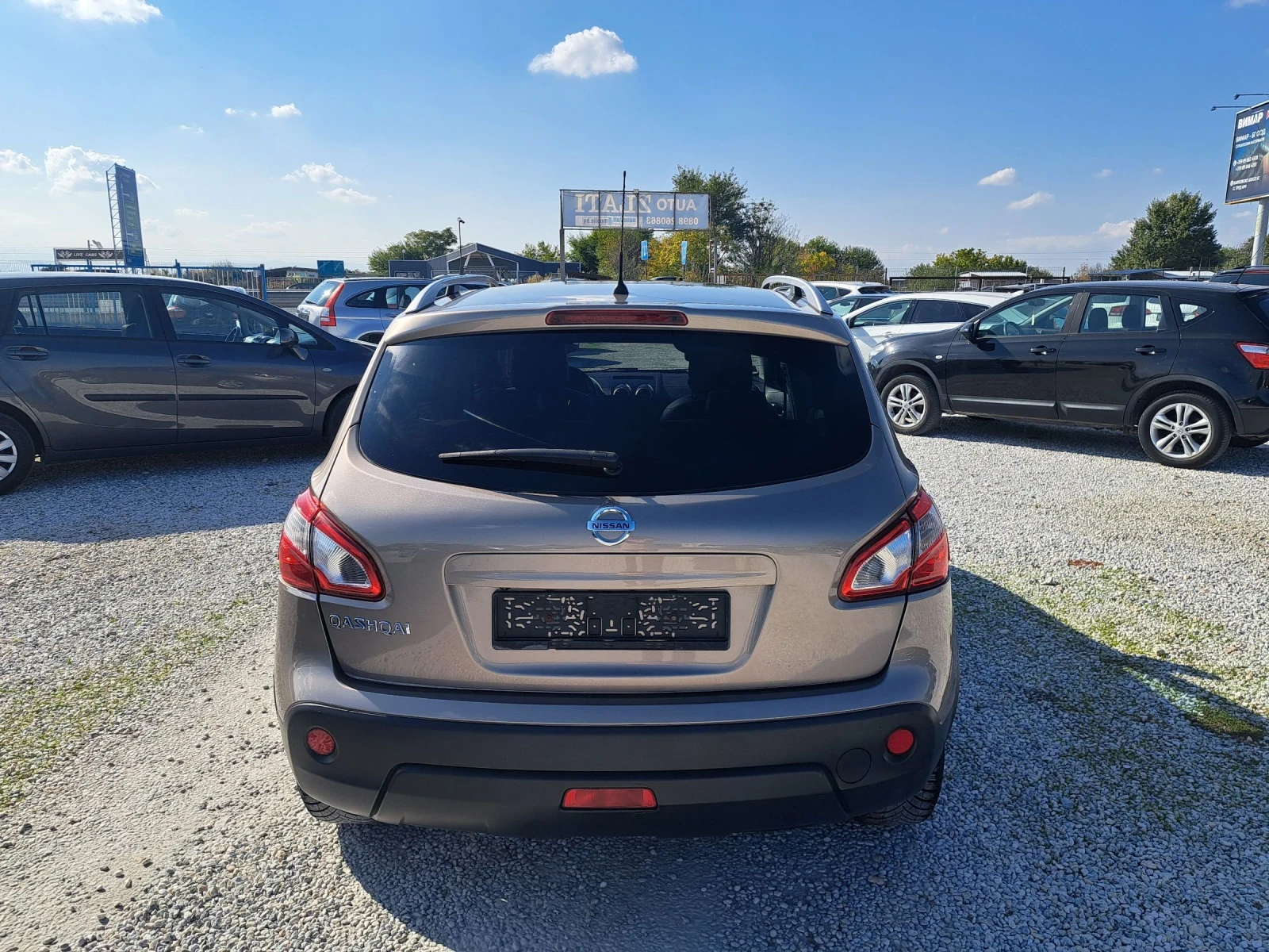 Nissan Qashqai 2.0 Кожен салон  - изображение 4