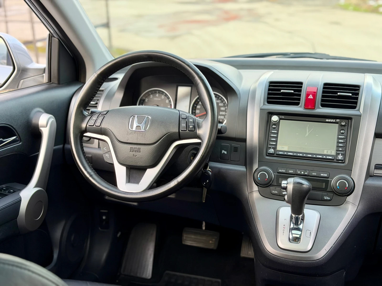 Honda Cr-v 2.0i Executive 4x4 Автоматик/Кожа/Панорама/Нави/, снимка 14 - Автомобили и джипове - 53741876