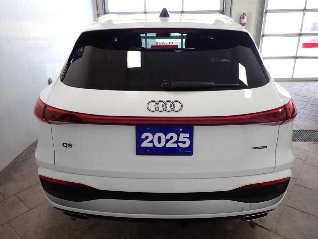 Audi Q5 quattro* Premium Plus* АвтоКредит* (ЦЕНА ДО БГ), снимка 4 - Автомобили и джипове - 54129103