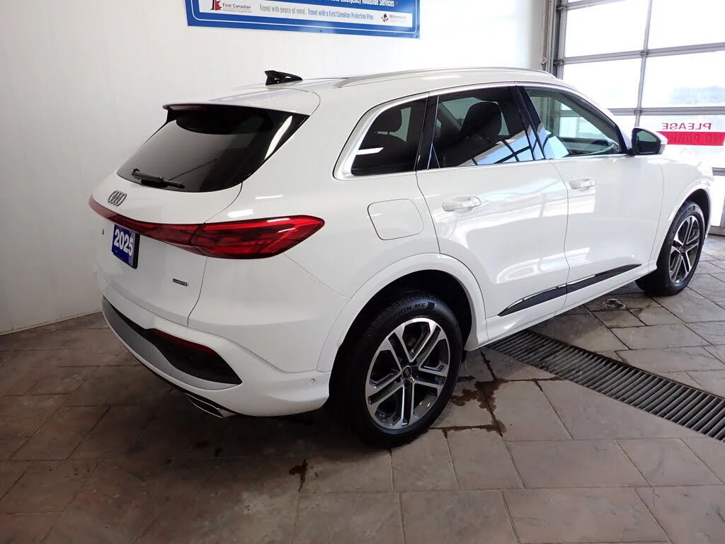 Audi Q5 quattro* Premium Plus* АвтоКредит* (ЦЕНА ДО БГ), снимка 3 - Автомобили и джипове - 54129103