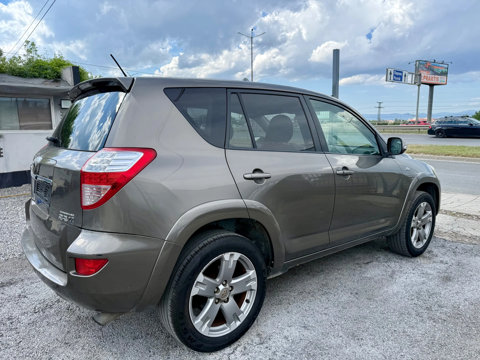 Toyota Rav4 2.2 D-CAT FACE/AUTOMAT, снимка 4 - Автомобили и джипове - 54998697