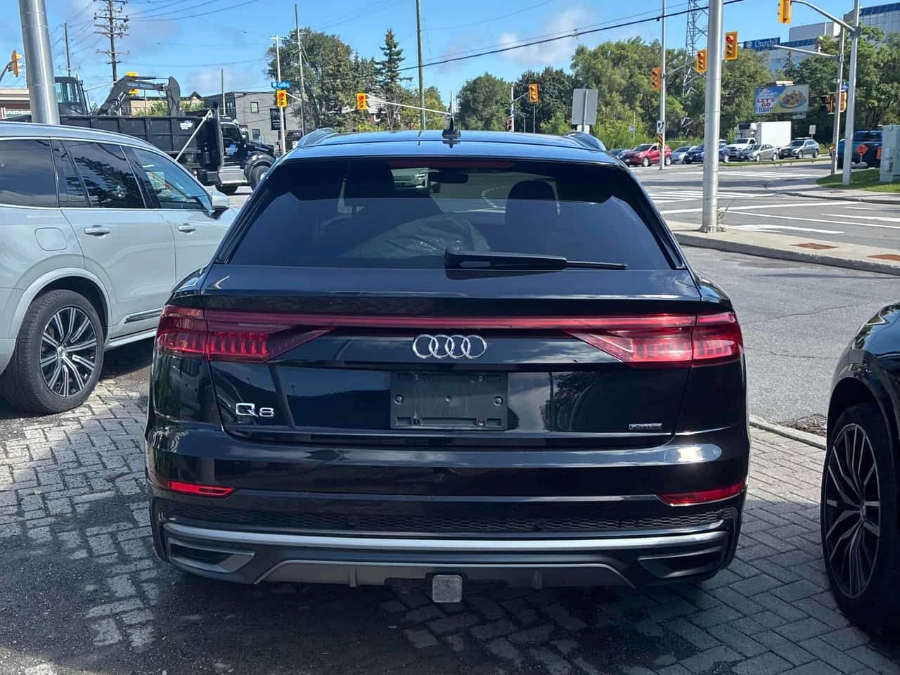 Audi Q8 * Technik * DISTRONIC* ОБДУХВАНЕ* BANG&OLUFSEN* , снимка 4 - Автомобили и джипове - 55658737
