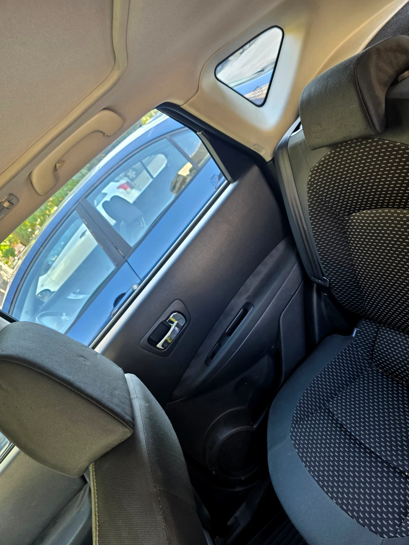 Nissan Qashqai, снимка 7 - Автомобили и джипове - 56072310