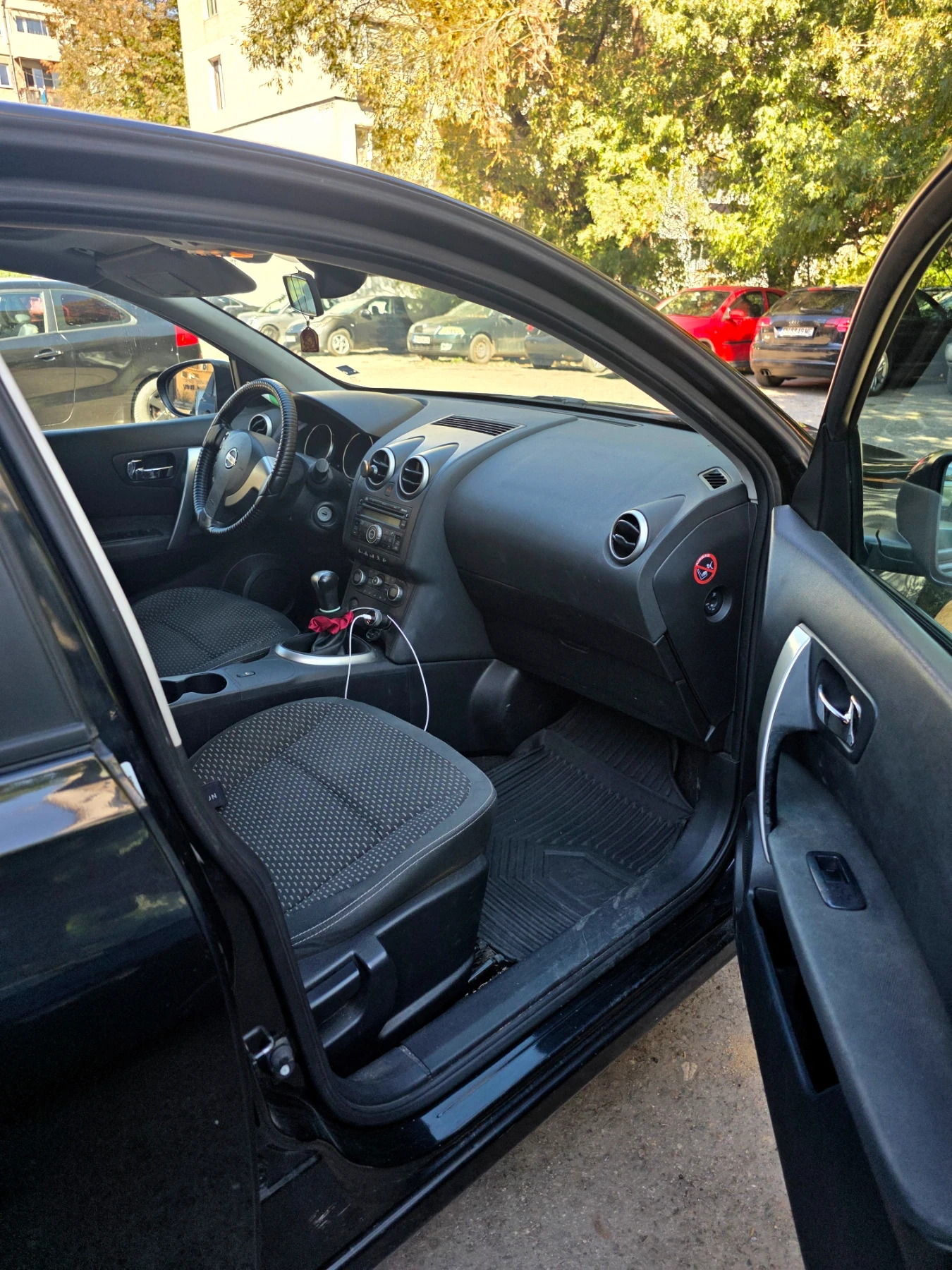 Nissan Qashqai, снимка 6 - Автомобили и джипове - 56072310