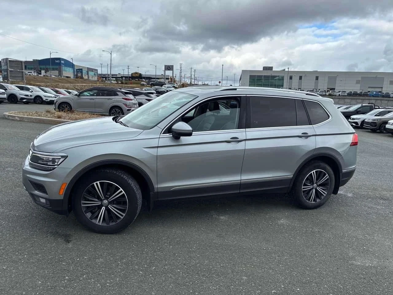 VW Tiguan, снимка 3 - Автомобили и джипове - 56690923