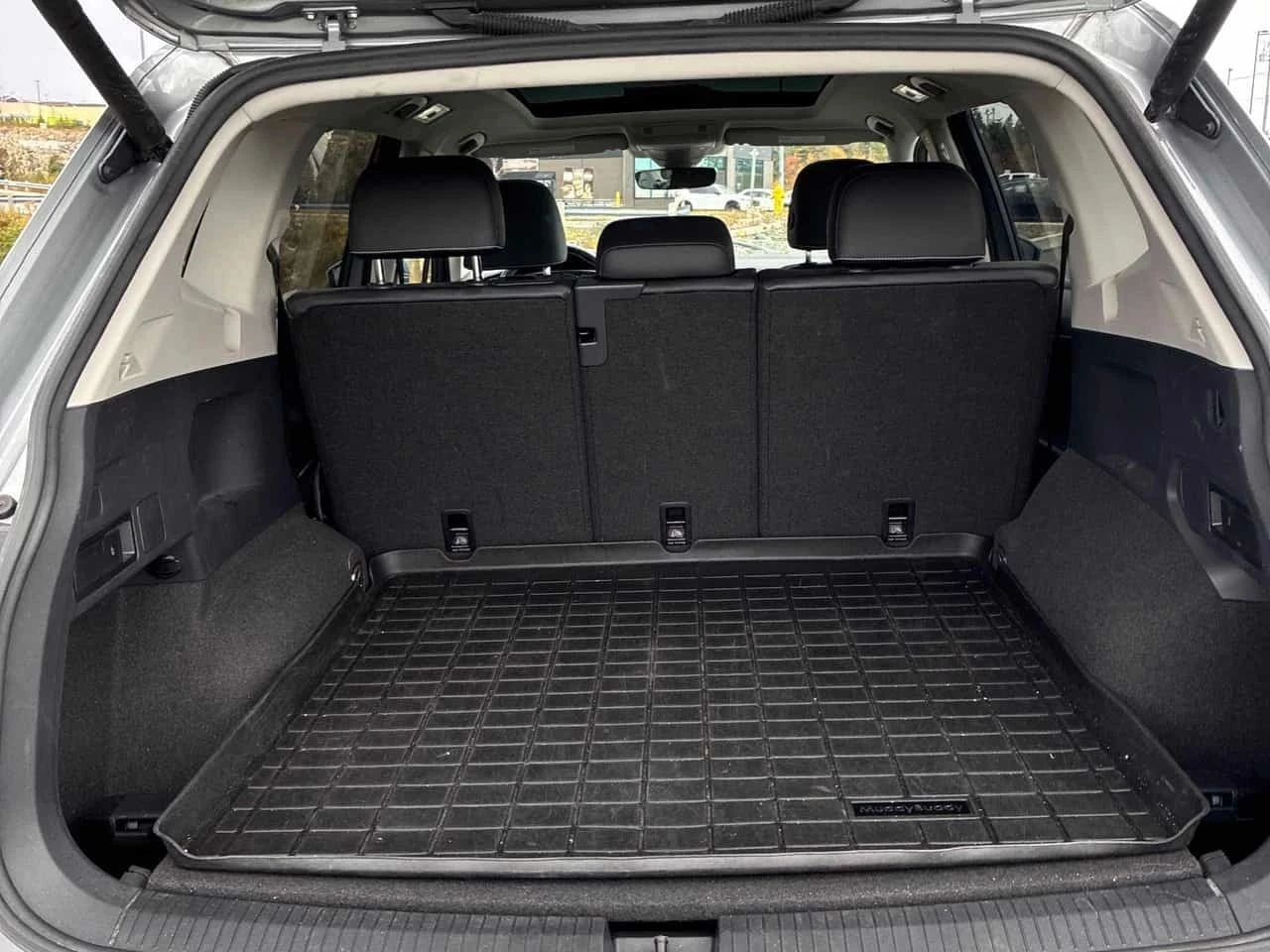 VW Tiguan, снимка 15 - Автомобили и джипове - 56690923