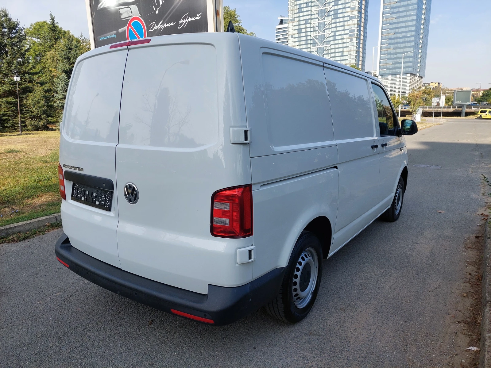 VW Transporter 2, 0TDI 102ps - изображение 4