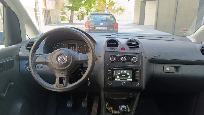 VW Caddy Maxi Метан, снимка 15 - Автомобили и джипове - 46654649