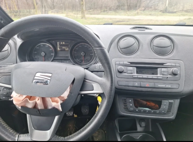 Seat Ibiza 1.2 Кожа, снимка 12 - Автомобили и джипове - 48746974