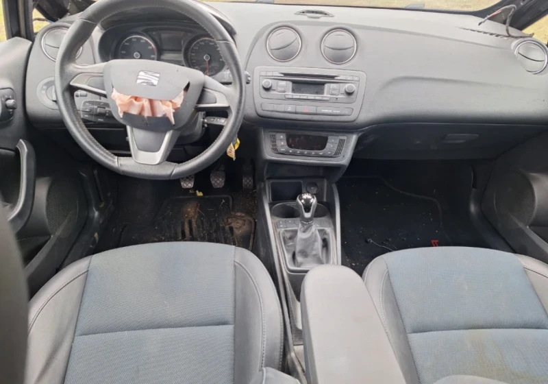 Seat Ibiza 1.2 Кожа, снимка 11 - Автомобили и джипове - 48746974