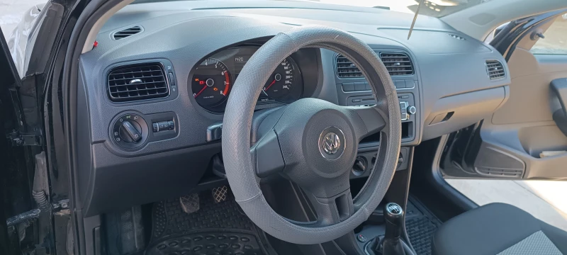 VW Polo, снимка 13 - Автомобили и джипове - 48931871