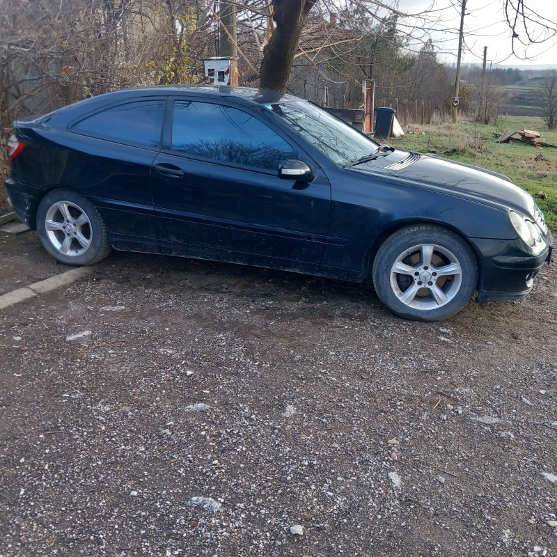 Mercedes-Benz C 200 купе дизел, снимка 2 - Автомобили и джипове - 49025715