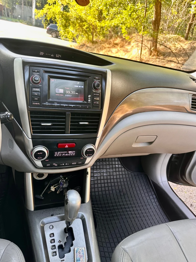 Subaru Forester, снимка 14 - Автомобили и джипове - 51160410