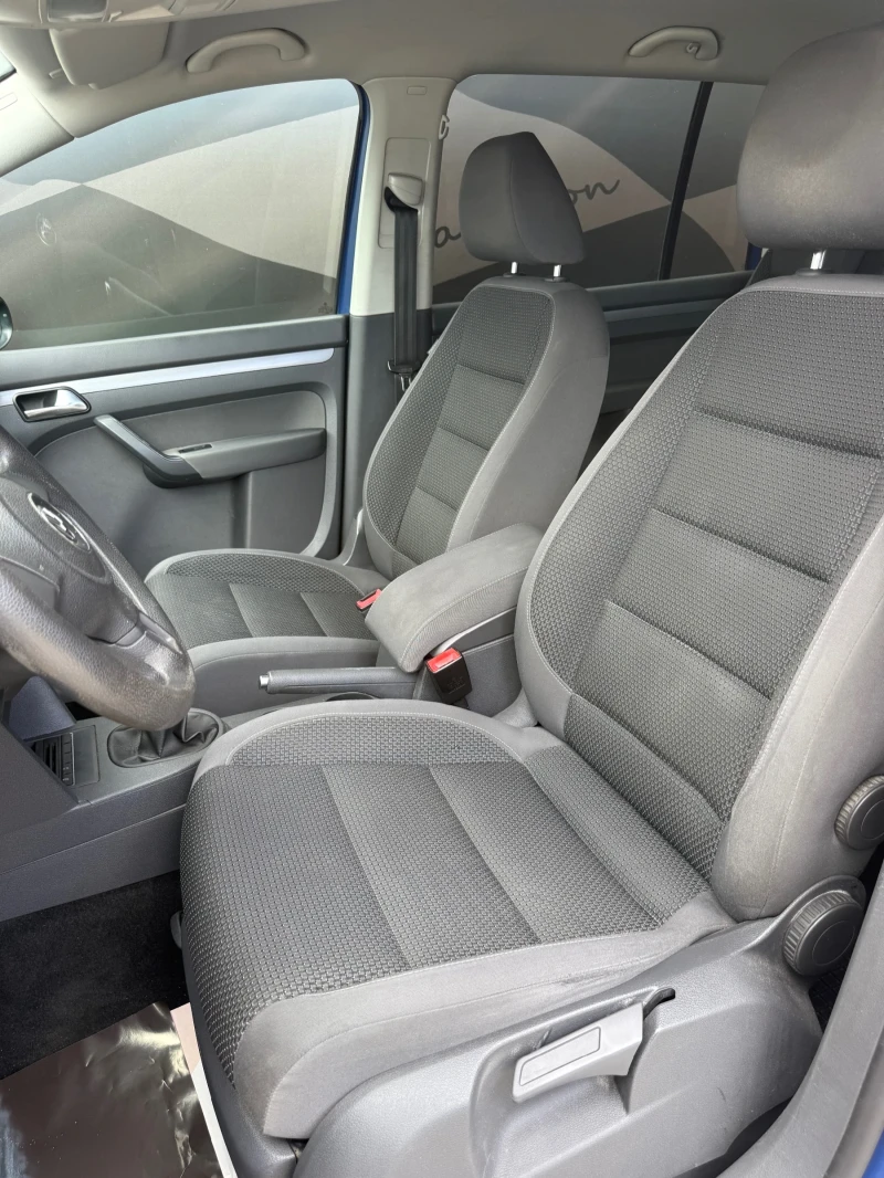 VW Touran Бартер Лизинг, снимка 13 - Автомобили и джипове - 52031590