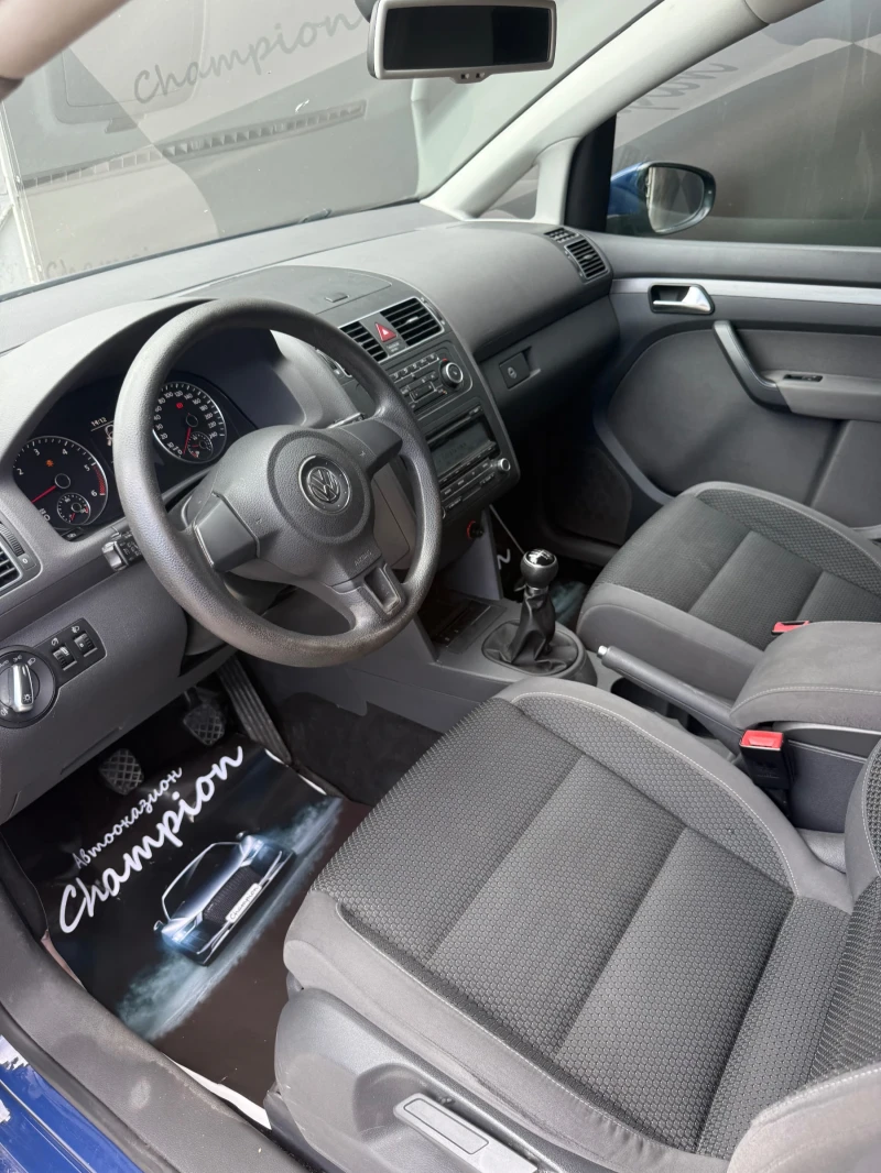 VW Touran Бартер Лизинг, снимка 12 - Автомобили и джипове - 52031590