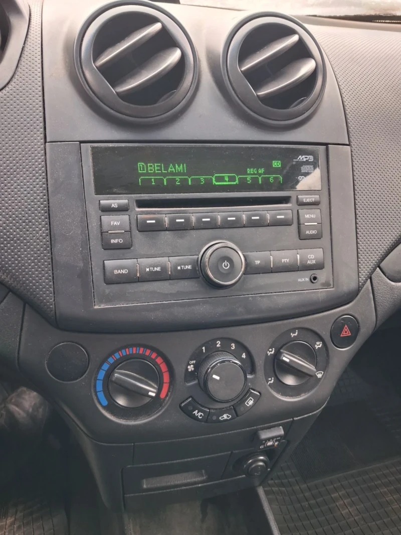 Chevrolet Aveo, снимка 9 - Автомобили и джипове - 53205649