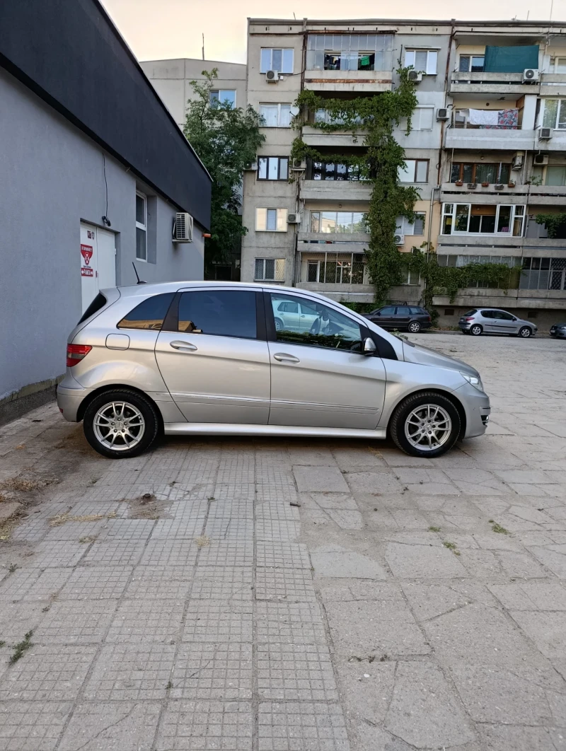 Mercedes-Benz B 200 Перфектен, снимка 8 - Автомобили и джипове - 53223882