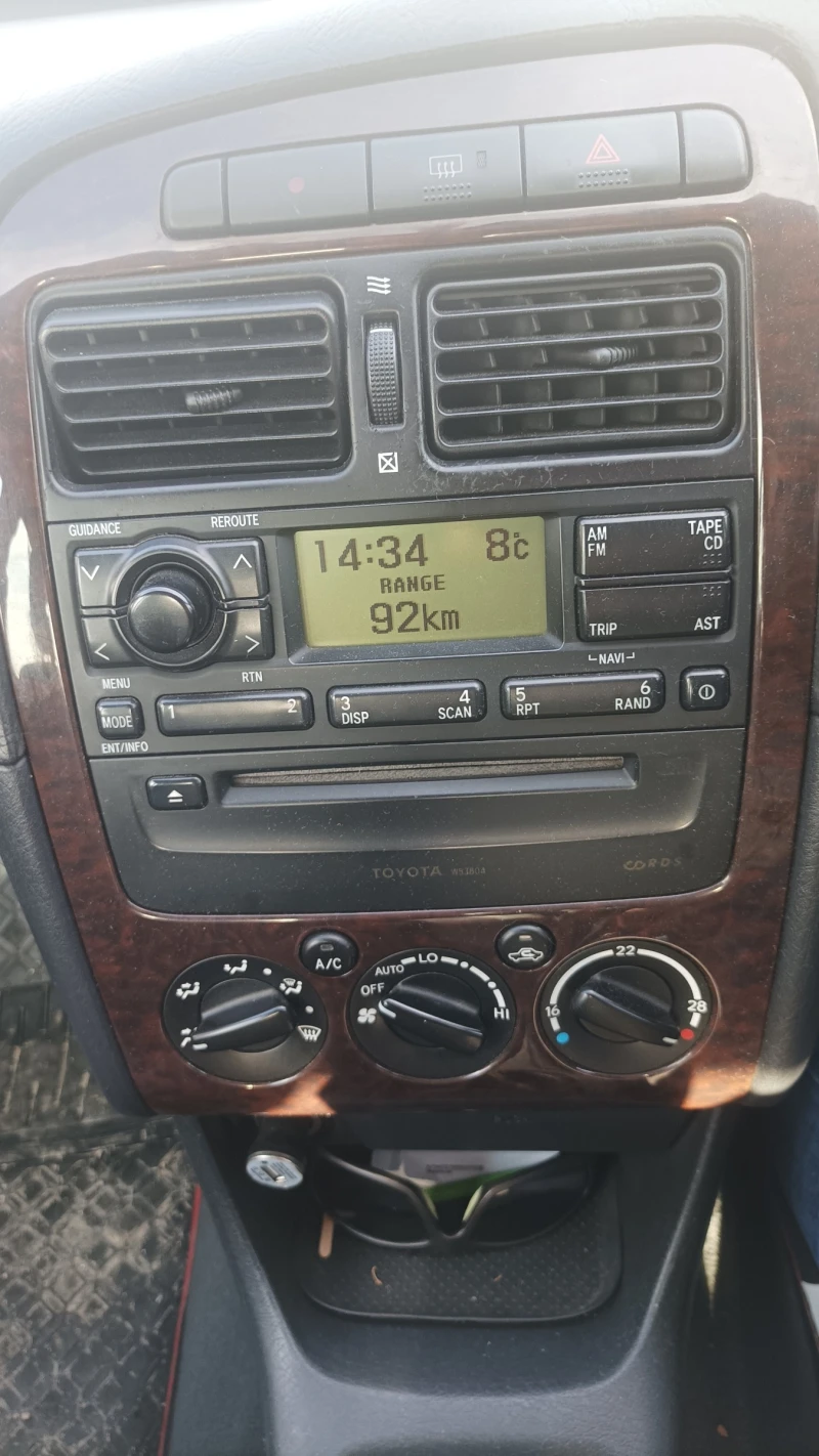 Toyota Avensis, снимка 12 - Автомобили и джипове - 53489706