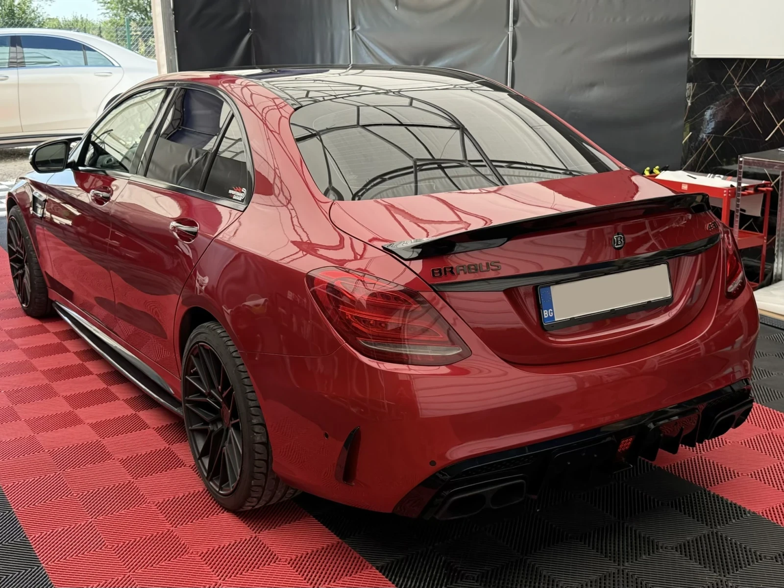 Mercedes-Benz C 400 BRABUS ПАКЕТ / CARPLAY / 64 АМБИЕНТНО ОСВЕТЛЕНИЕ, снимка 6 - Автомобили и джипове - 54479950