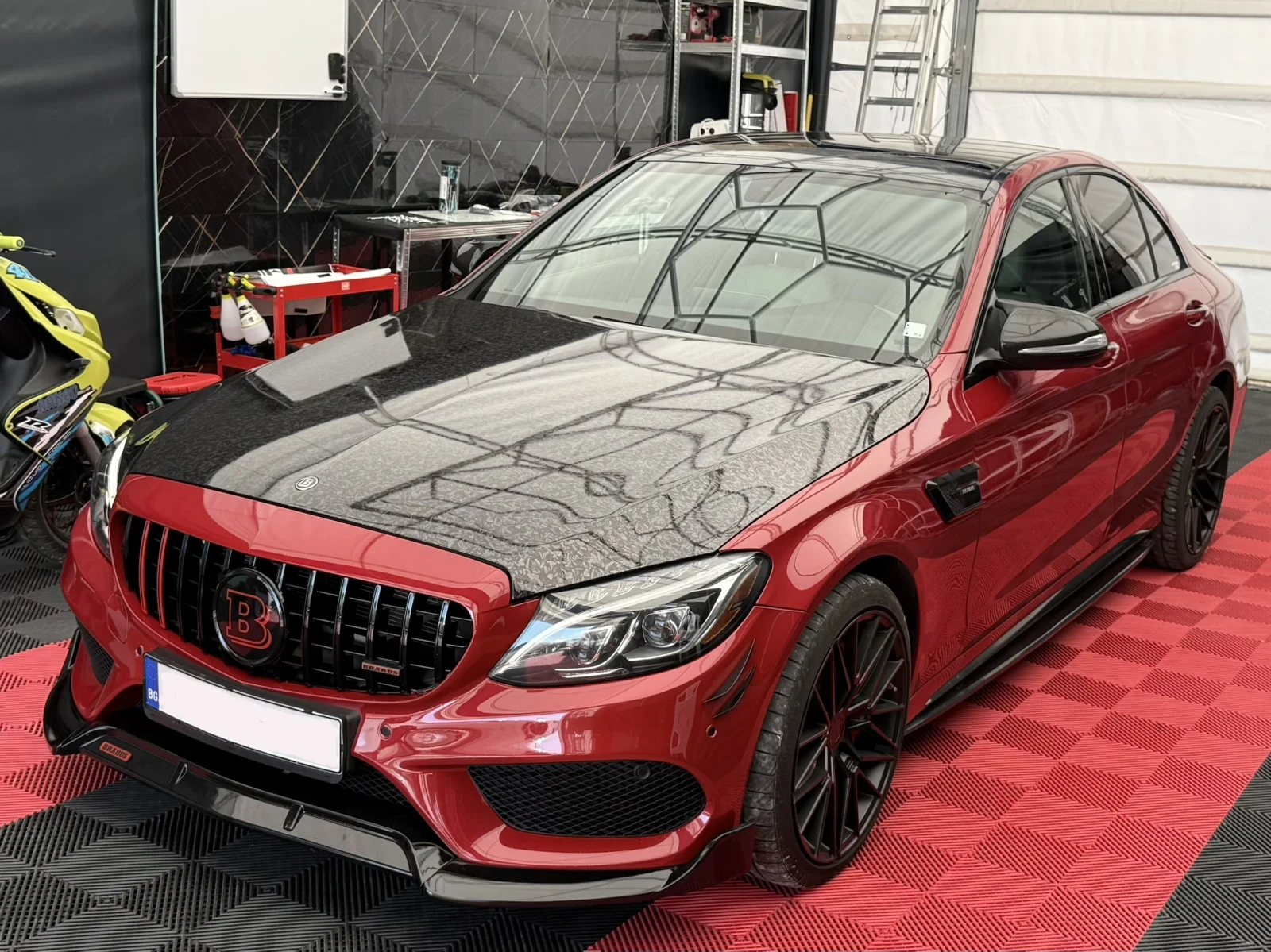 Mercedes-Benz C 400 BRABUS ПАКЕТ / CARPLAY / 64 АМБИЕНТНО ОСВЕТЛЕНИЕ, снимка 2 - Автомобили и джипове - 54479950