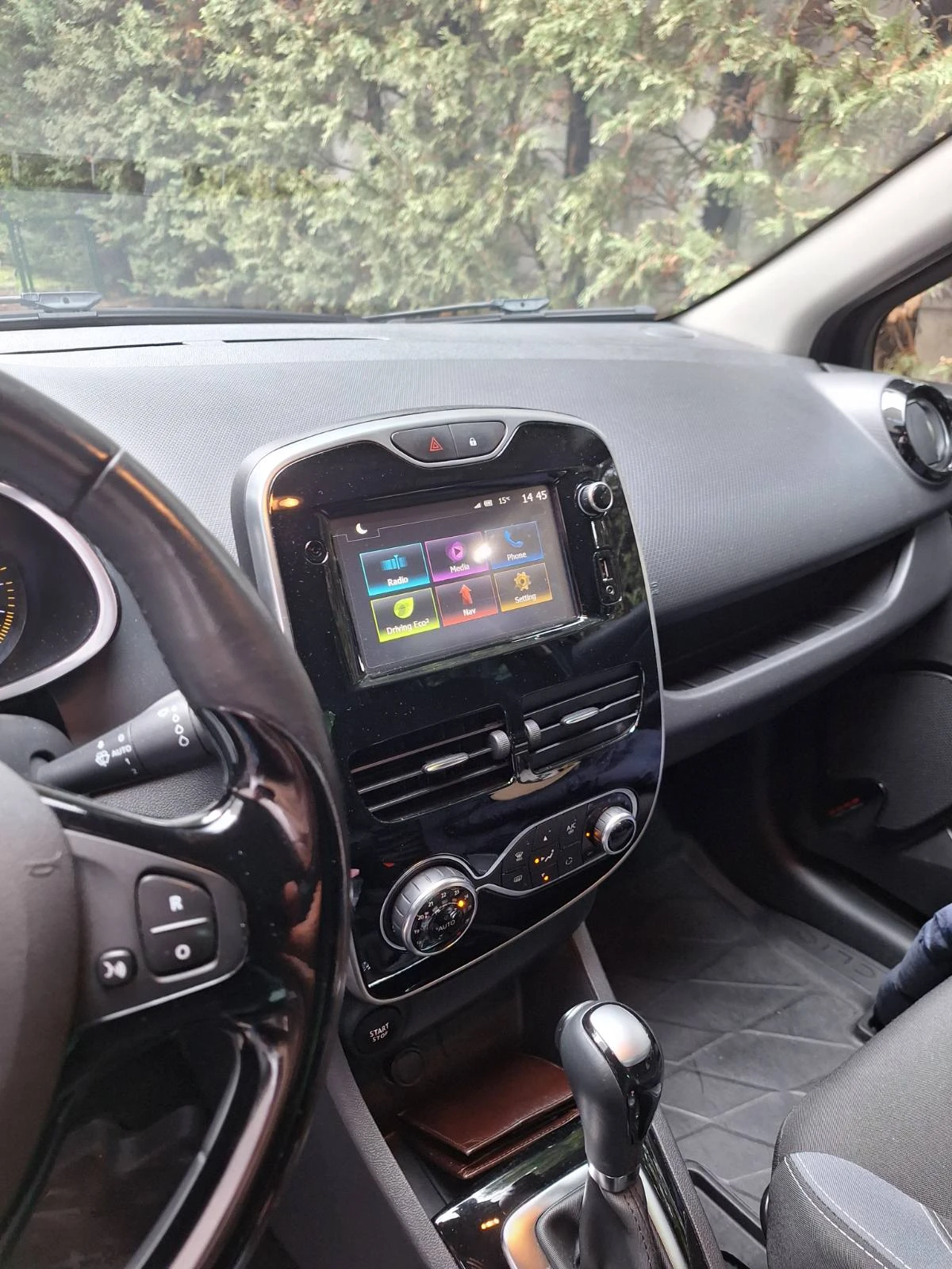 Renault Clio 1.5 dCi , снимка 7 - Автомобили и джипове - 53724041