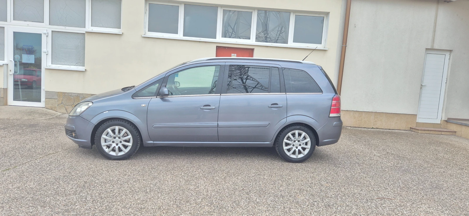 Opel Zafira 1.9cdti* 7м.6ск.* Кожа* , снимка 13 - Автомобили и джипове - 54208232