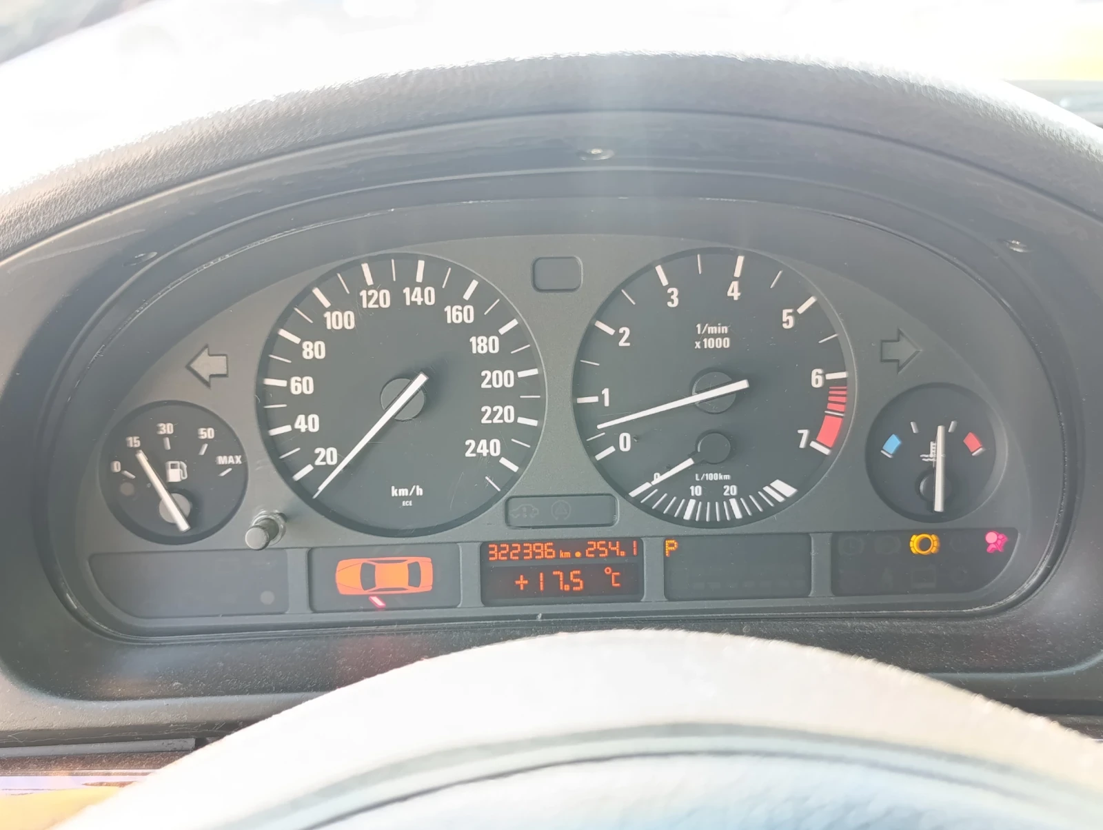 BMW 528, снимка 10 - Автомобили и джипове - 54441421