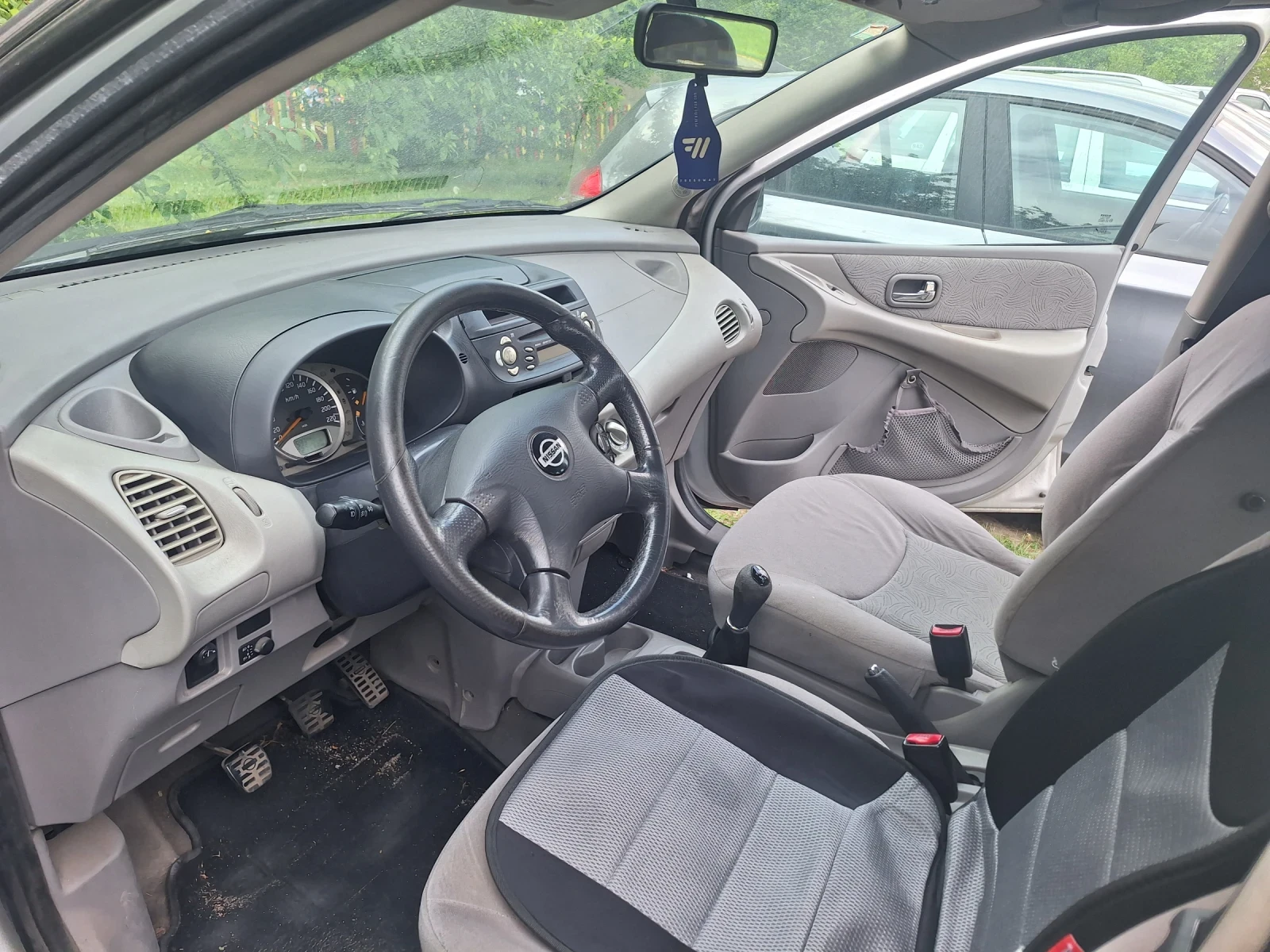 Nissan Almera tino, снимка 5 - Автомобили и джипове - 54487324