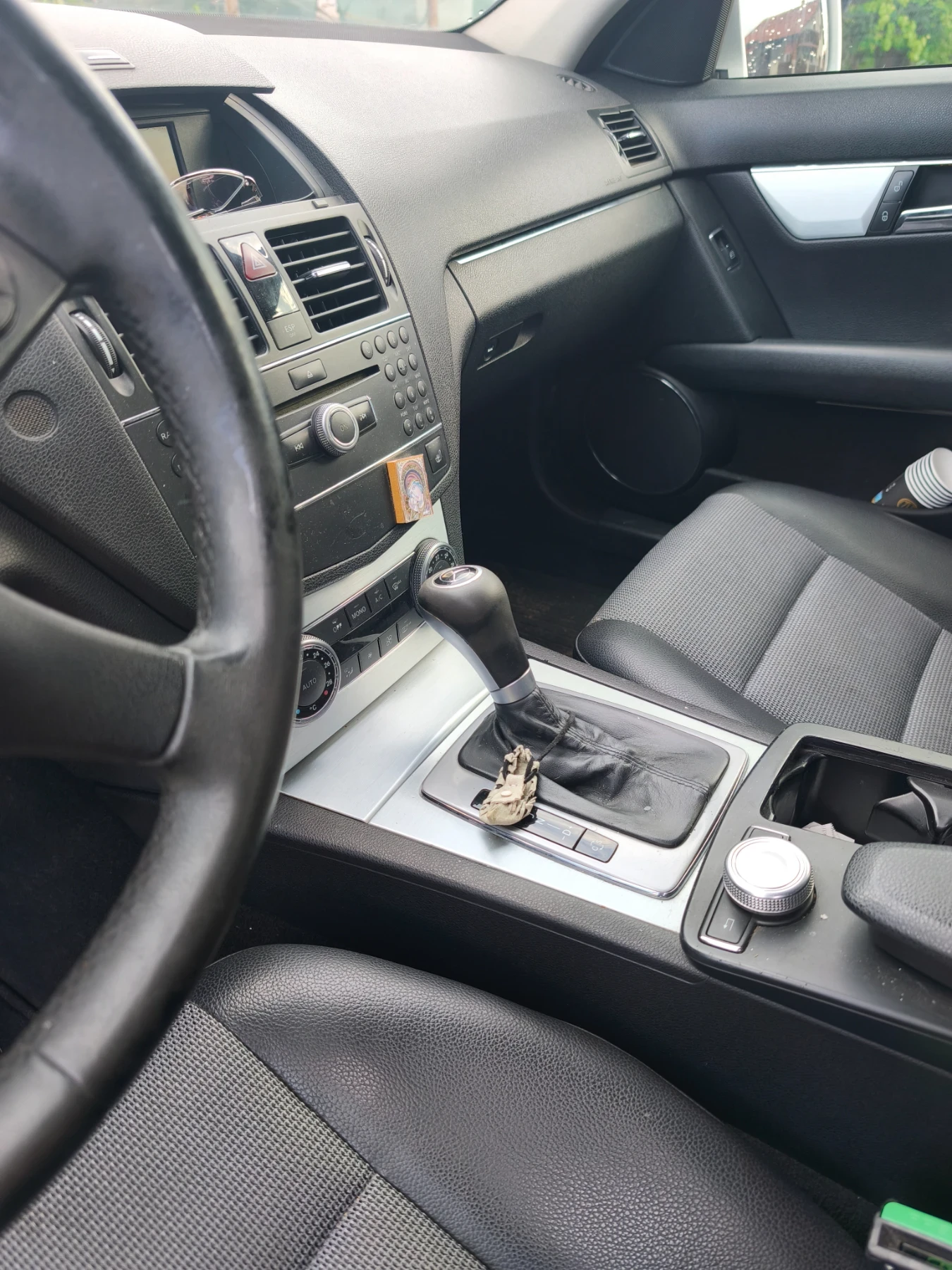 Mercedes-Benz C 220, снимка 6 - Автомобили и джипове - 54656558
