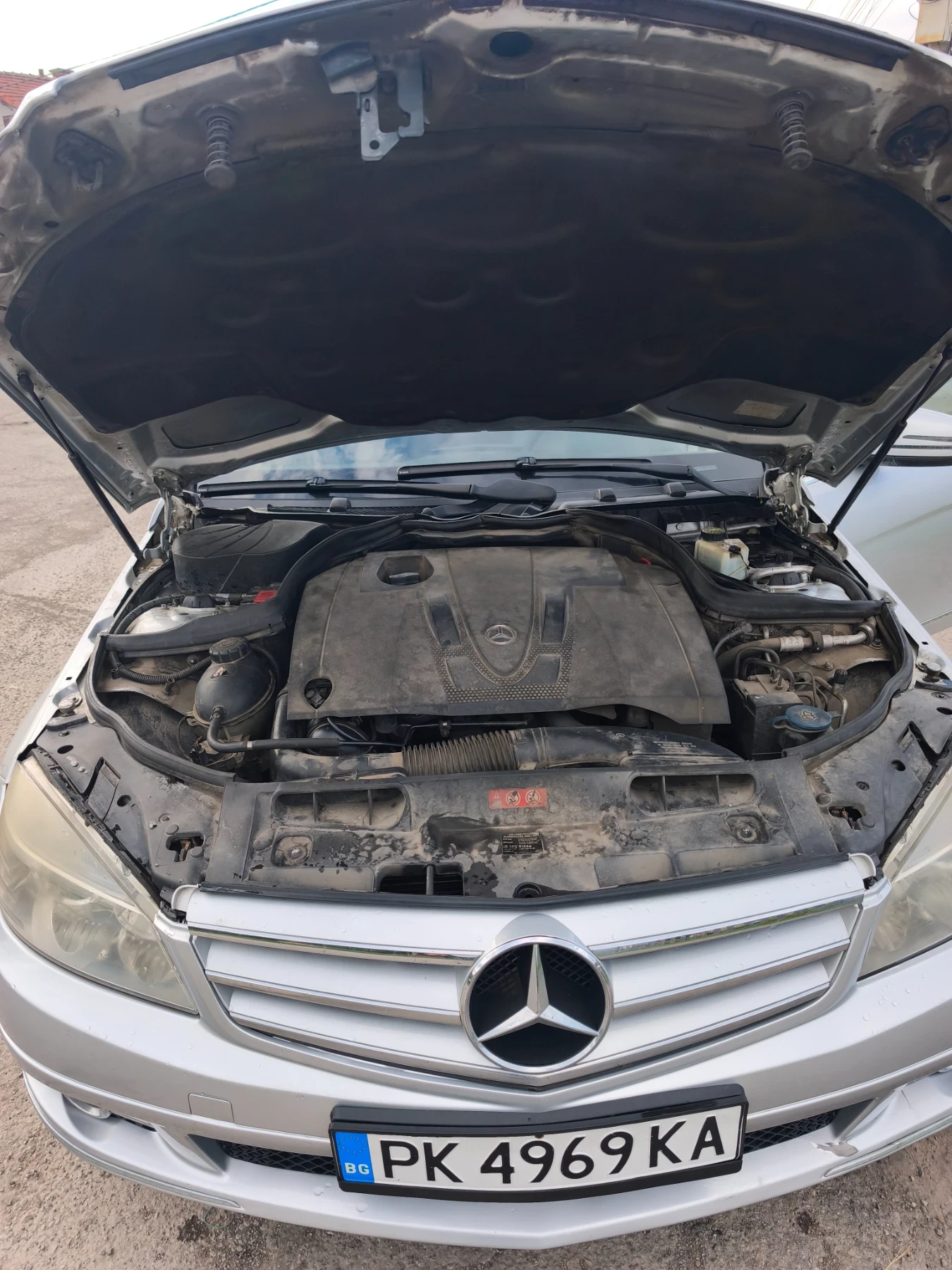 Mercedes-Benz C 220, снимка 9 - Автомобили и джипове - 54656558