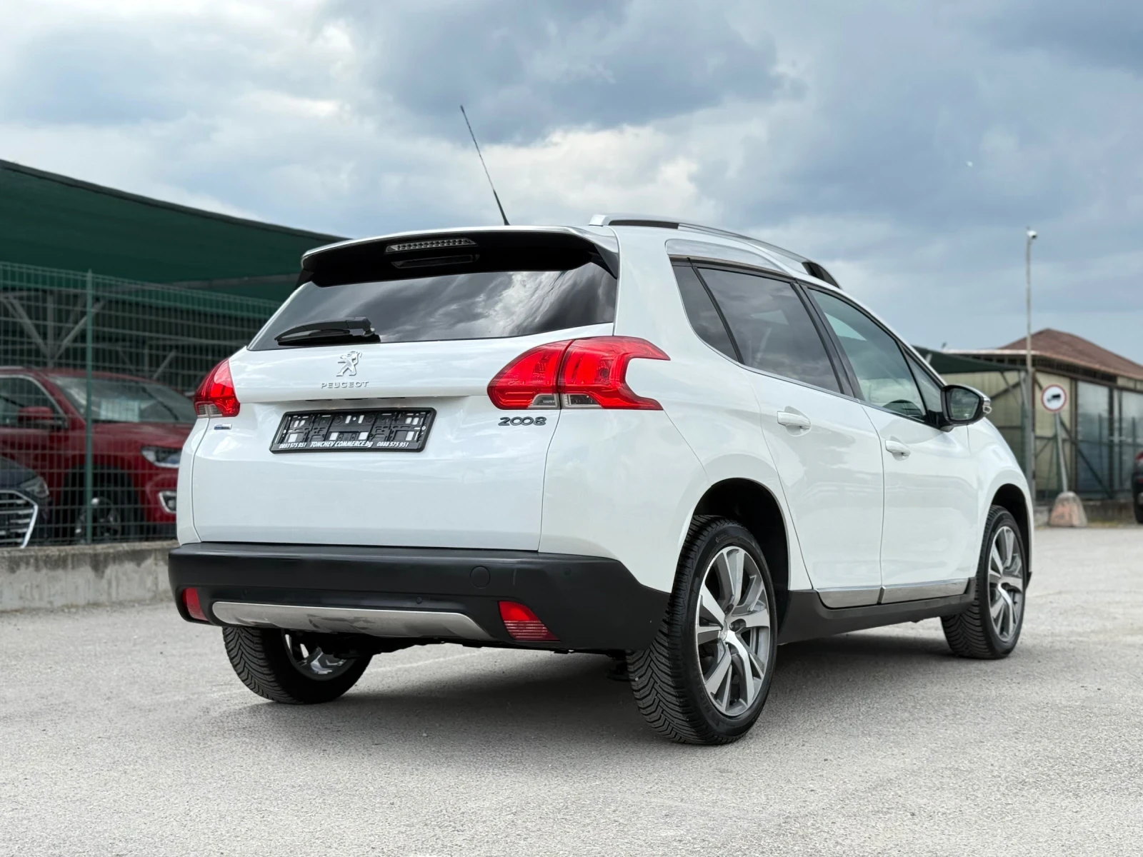 Peugeot 2008 1.2i-TURBO-99.000km-NEW-TOP-NAVI-TV-DVD-LED, снимка 6 - Автомобили и джипове - 54740956