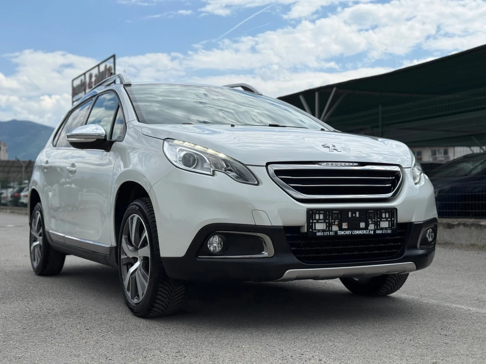 Peugeot 2008 1.2i-TURBO-99.000km-NEW-TOP-NAVI-TV-DVD-LED