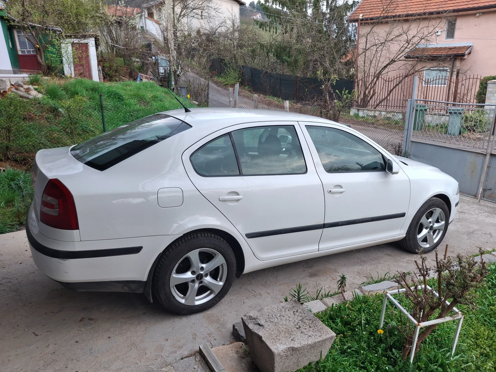Skoda Octavia 1.6 Газ/Бензин, снимка 2 - Автомобили и джипове - 55539827