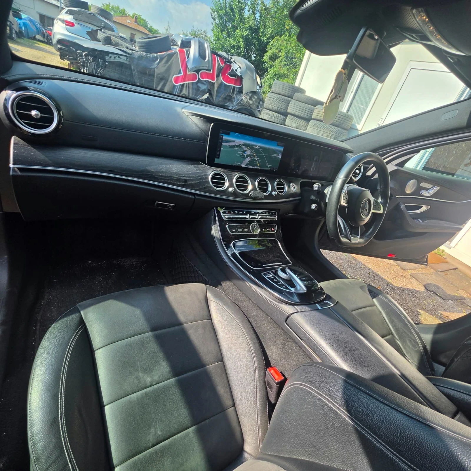 Mercedes-Benz E 220 AMG packet , снимка 11 - Автомобили и джипове - 55806114