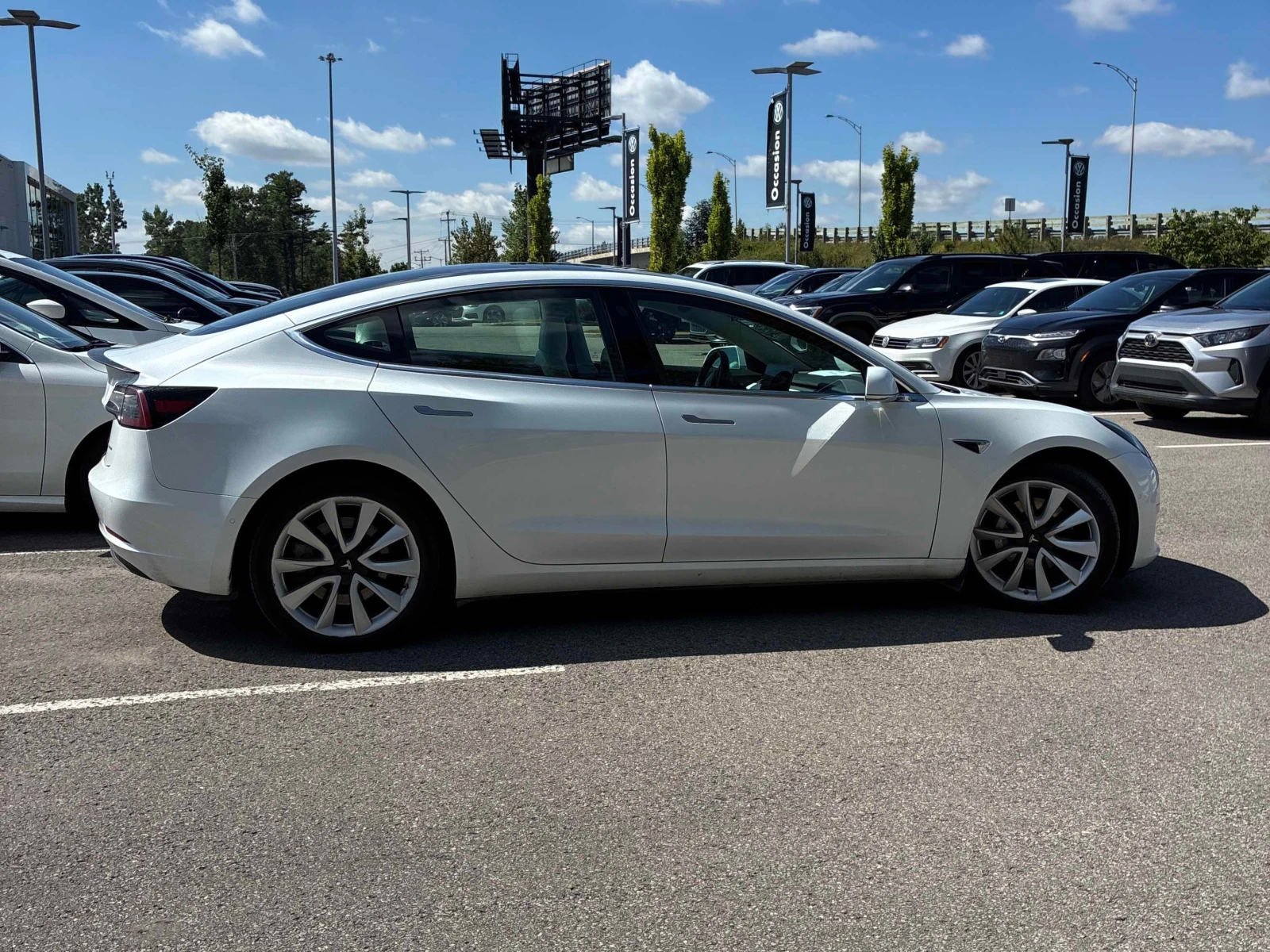 Tesla Model 3 Long Range | CARFAX | АВТОФИНАНСИРАНЕ, снимка 4 - Автомобили и джипове - 55892597