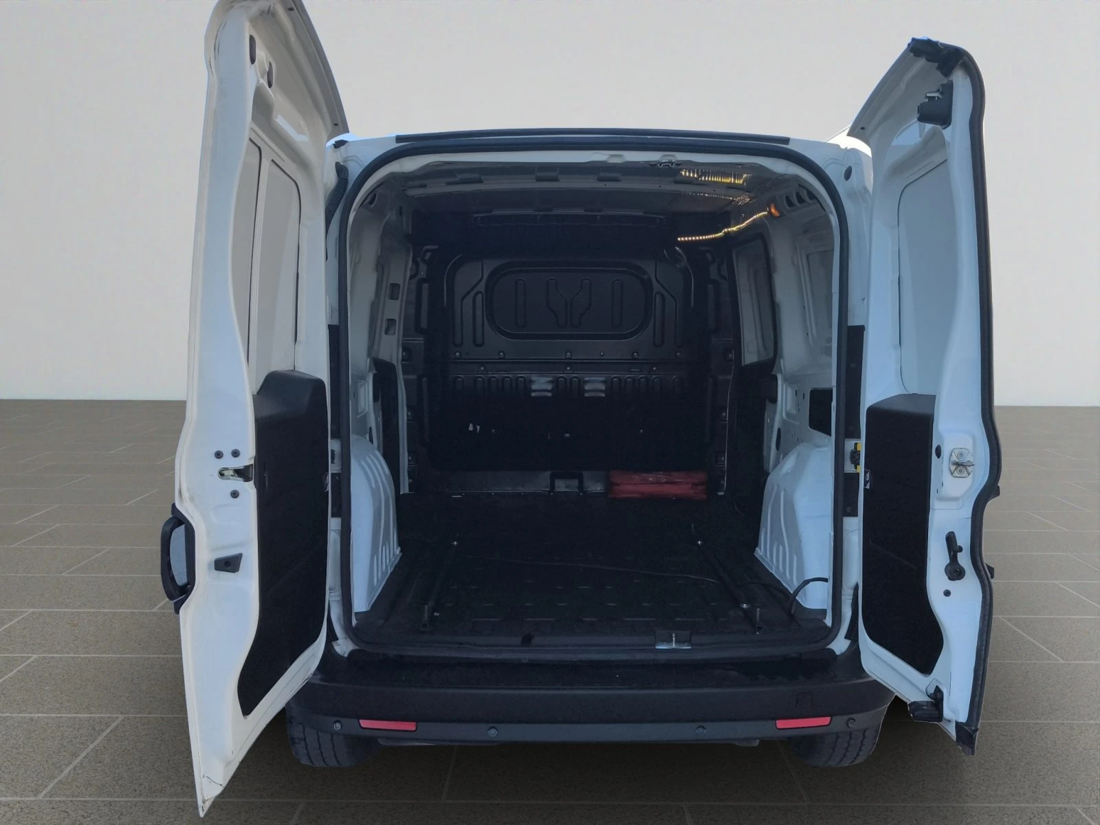 Fiat Doblo 1.6D 105hp BVM6 E6//2202R15, снимка 13 - Автомобили и джипове - 56421794