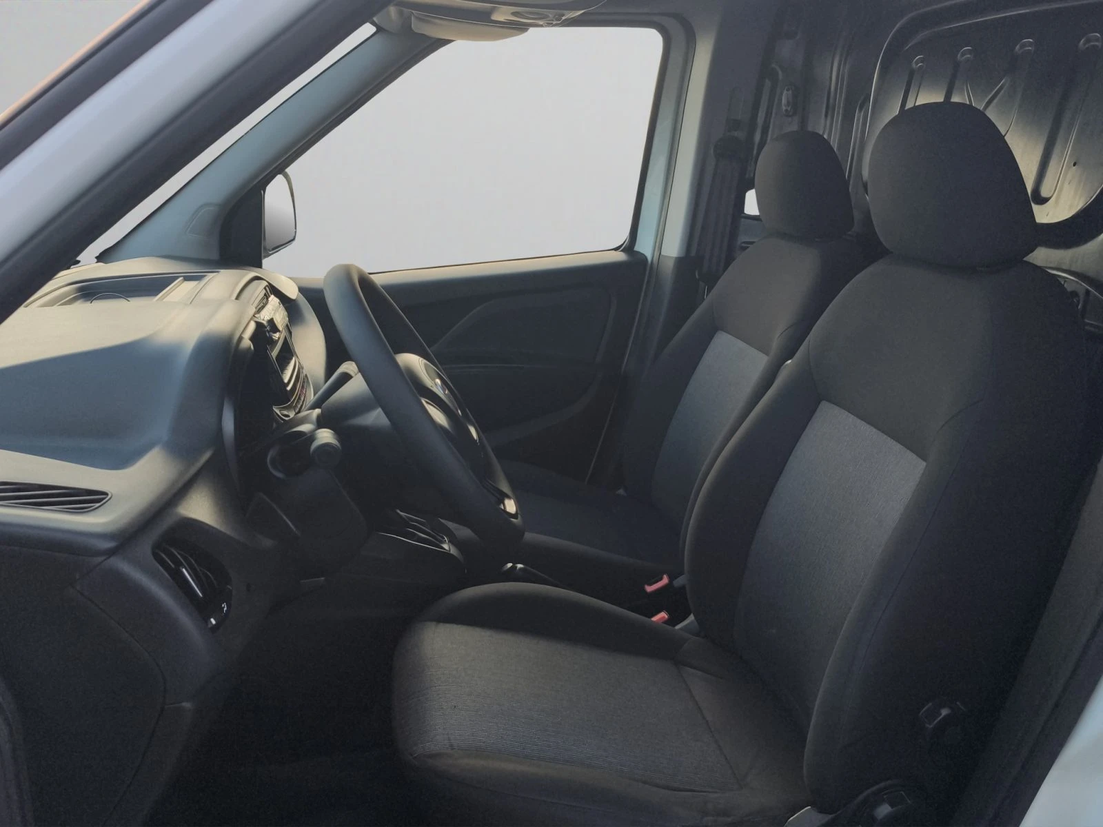 Fiat Doblo 1.6D 105hp BVM6 E6//2202R15, снимка 11 - Автомобили и джипове - 56421794