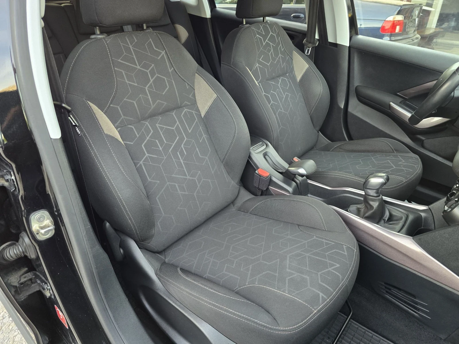 Peugeot 2008 1.2I STYLE 104000KM | Mobile.bg � ����������� 7