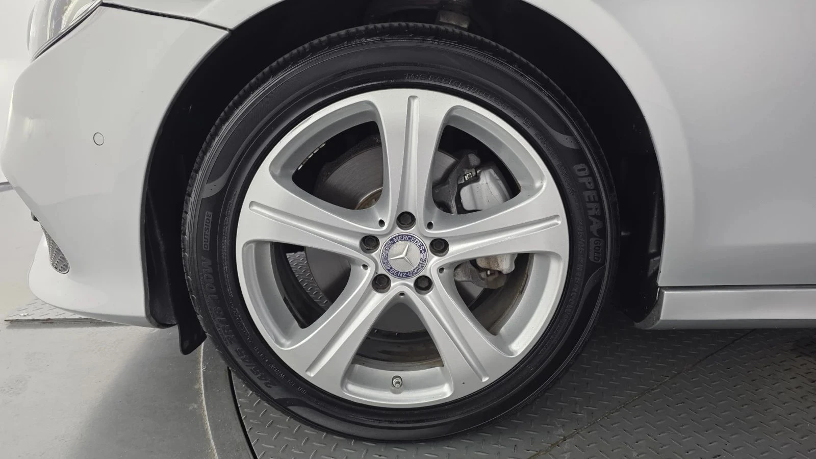 Mercedes-Benz E 200, снимка 5 - Автомобили и джипове - 56686608